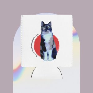 ジーナの缶クーラー。Savoring a canned drink becomes a delightful moment when shared with Lady Jina.